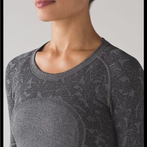 Lululemon Athletica Charcoal Long Sleeve Top